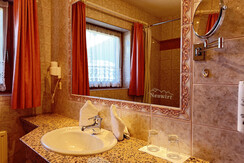 Alpenrose Zimmer Bad