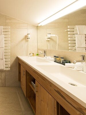 Badezimmmer Hotel Zur Post Alpbach | © Hotel Zur Post Alpbach