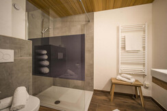 Landhaus_Alpbach_06_2017_Appartement_3_Bad