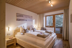 Landhaus_Alpbach_Appartement_1_Schlafzimmer_1