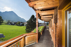 Tirol-Appartement_Balkon-Ausblick-Reither-Kogel_Su