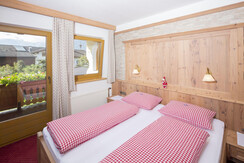 Sonnwendjoch-Appartement_Doppelbett-1_Landhaus-Gre