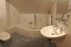 Lederer Zuhaus_Alpbachtal_Bad