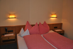 ferienwohnung_pension_luggi_zimmer_alpbachtal