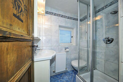 Muschis Hütte Parterre Bad