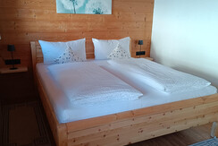 Riedhof_Brandenberg_Alpbachtal_Bett