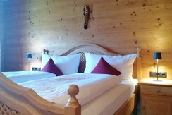 Riedhof_Brandenberg_Alpbachtal_WG_Schlafzimmer