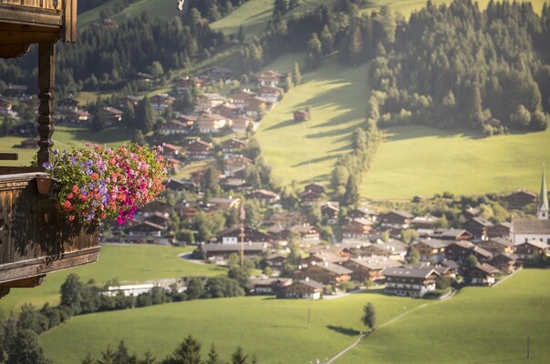 alpbacher-heimatweg-dorfblick
