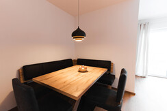 Sunny Mountain_Alpbachtal_Mountain_Esstisch