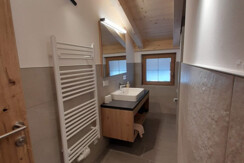 Badezimmer mit Dusche