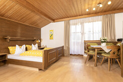 Wohn/Schlafraum_Fewo 5_Alpbachtal_Tramberger